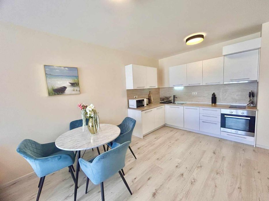 Дава се под наем Двустаен апартамент в Варна, Аспарухово - 70 кв.м за 613 € - Снимка #4