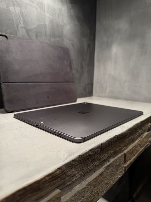 Ipad Pro 12.9" 512 GB Cellular; Wi-Fi + Smart Keyboard Folio