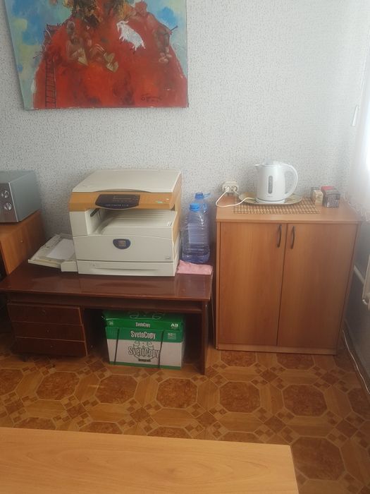 Продам б у офисную мебель