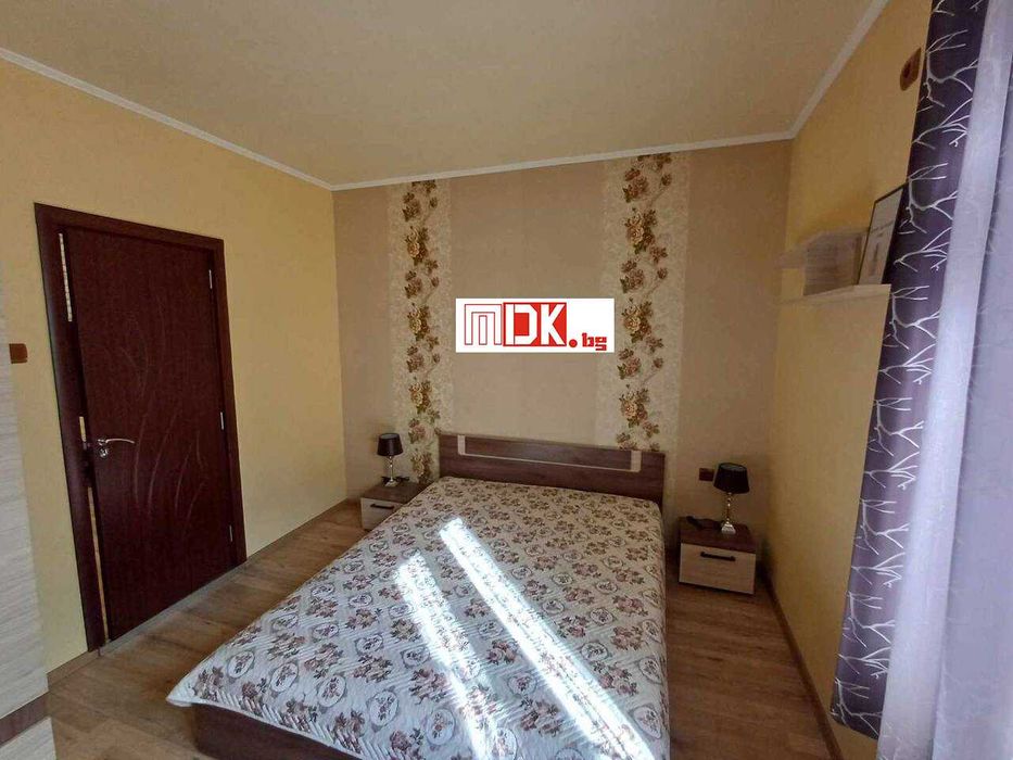 Продава се Тристаен апартамент в Пловдив, Съдийски - 101 кв.м за 1040 €/кв.м - Снимка #2