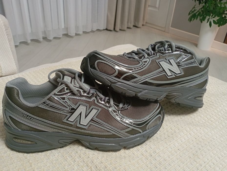Продам оригинальные кроссовки NB