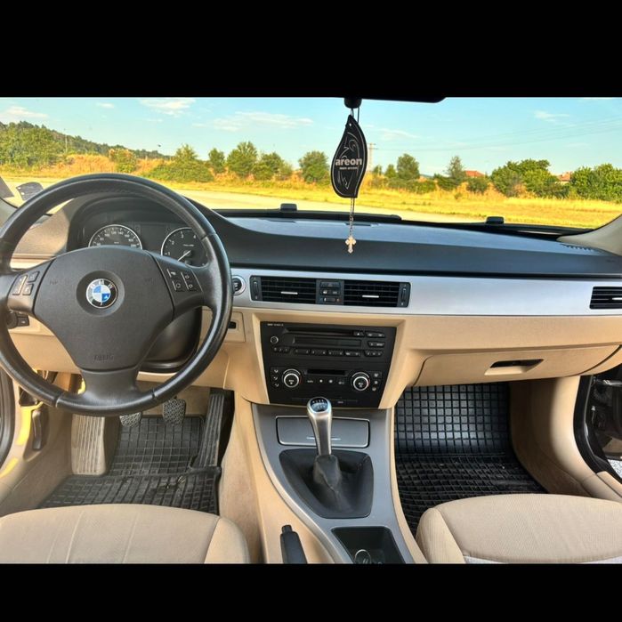 BMW  318I  E91 top