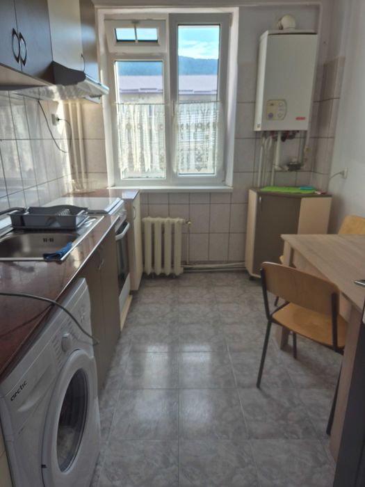 Inchiriez ap. Cu 2 camere Zona Precista