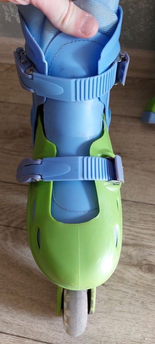 Роликовые коньки