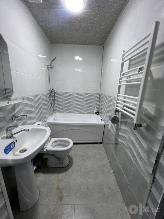Bodomzor metro oldida 2 xonali uy ijaraga beriladi