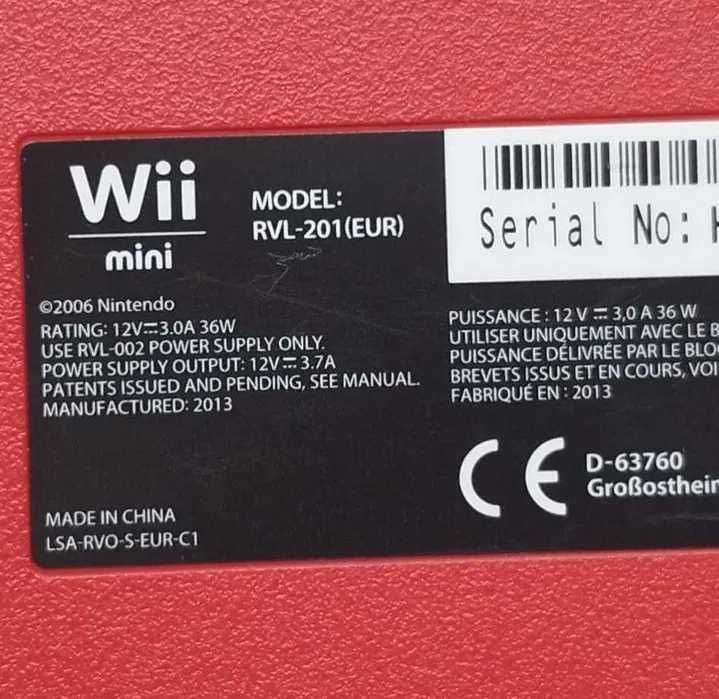 Пълен Комплект Nintendo Wii Mini за двама с Mario Kart и 2 воланa