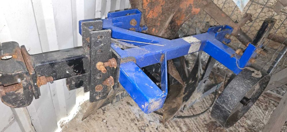 Pluguri, bilon, cositoare/tocatoare, motor pasquali 18 cai 4x4