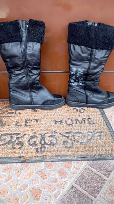 Дамски ботуши от черна изкуствена кожа