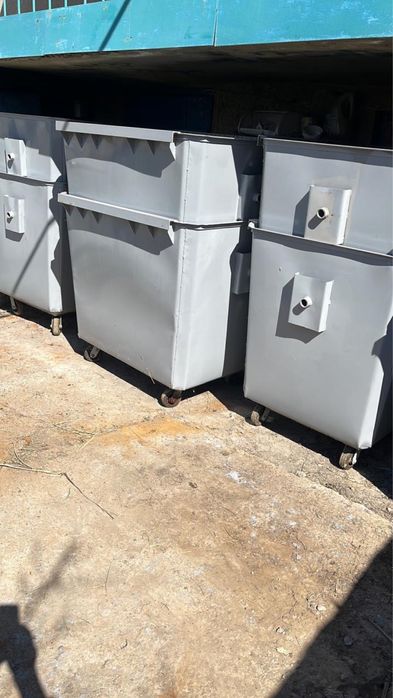 Мусорный контейнер