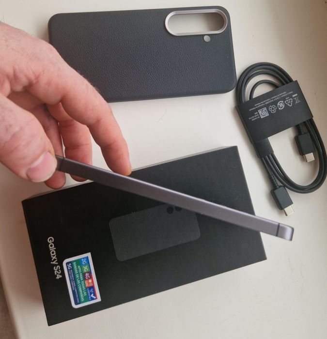 Samsung S 24 на гарантии