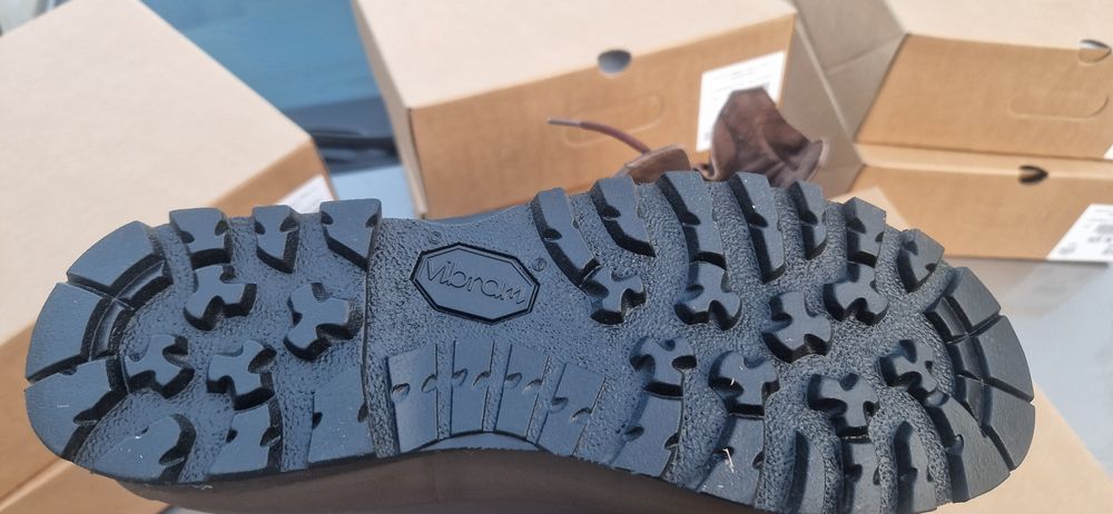 Bocanci maro iarna 39-44