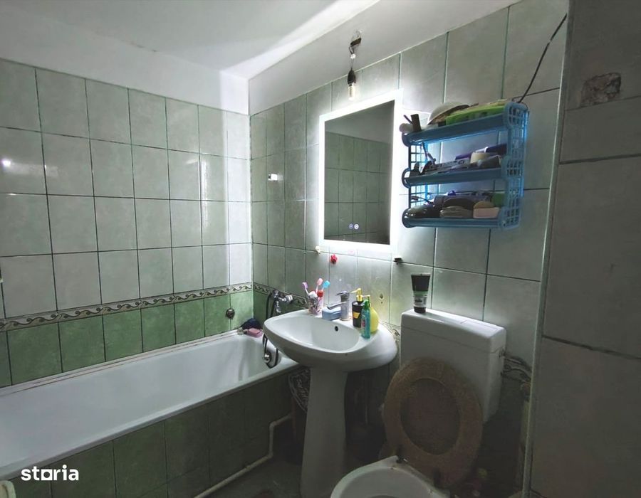 Apartament 3 camere decomandat, zona Calarasilor, etaj 2.