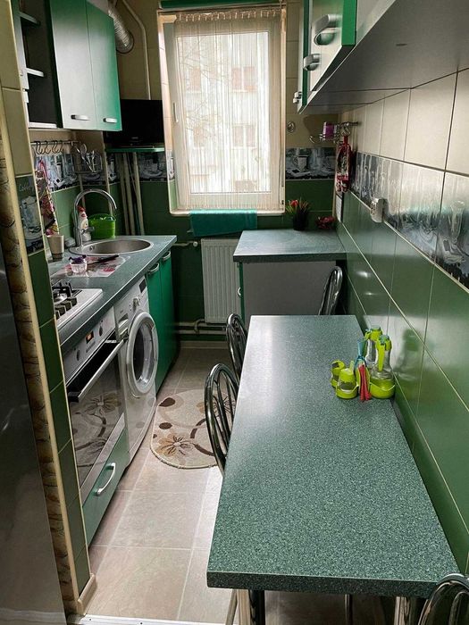 Apartament 3 camere Trivale , Decomandat, Etaj 1/4