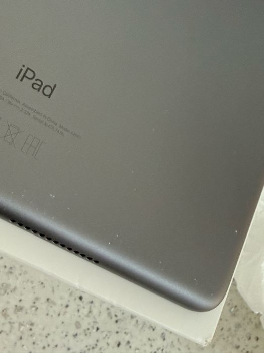 Ipad 9th gen 64gb в добро състояние