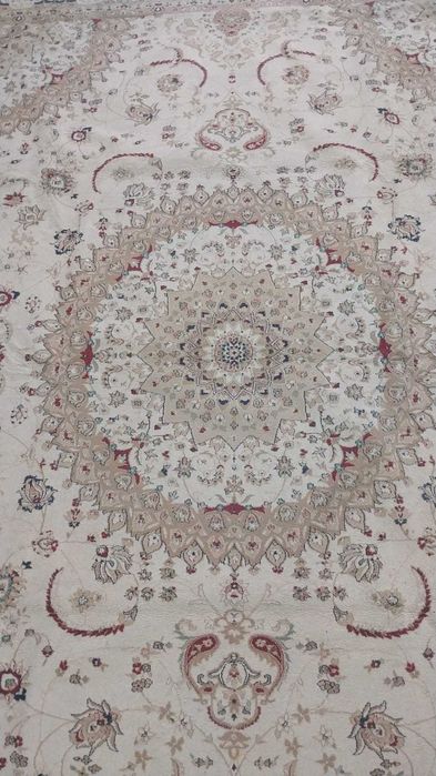 Ковер для зала б/у