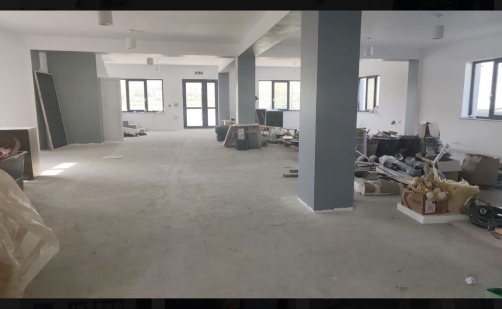 De vanzare imobil nou  (spatiu comercial + spatii de locuit)
