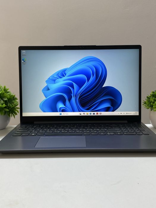 Ноутбук Lenovo.