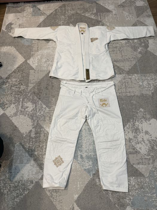 Продам кимоно для джиу-джитсу