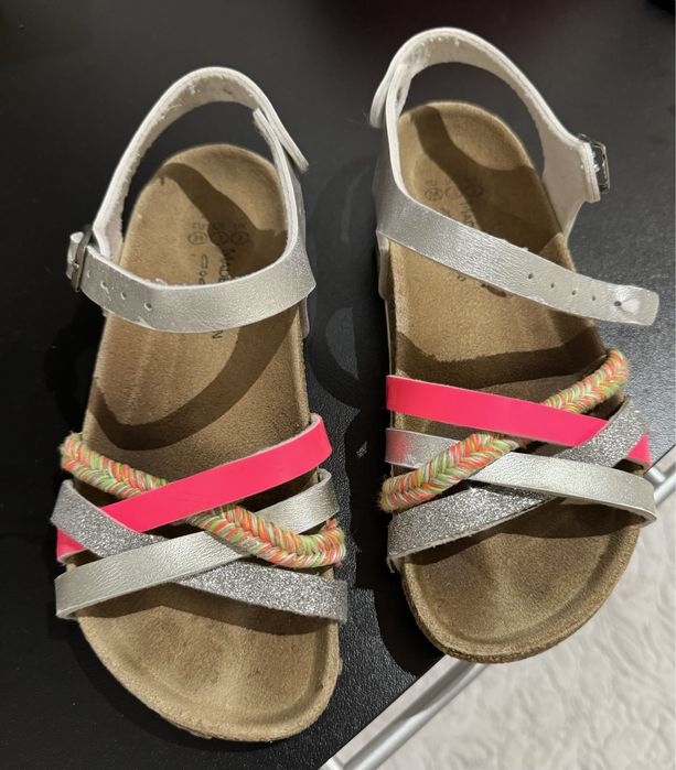 Лятни сандали