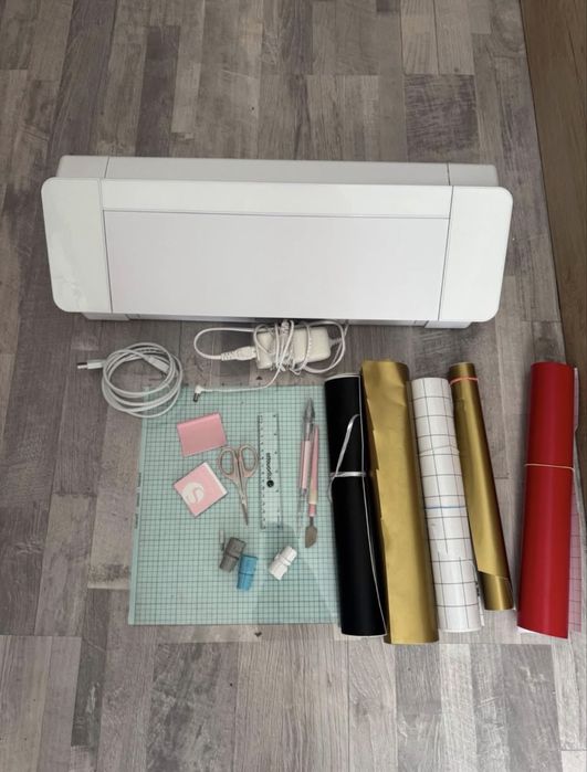 Silhouette Cameo 4 white