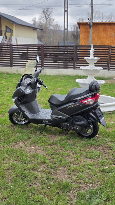 Vând maxi-scuter Sym 2013 EVO 125CC