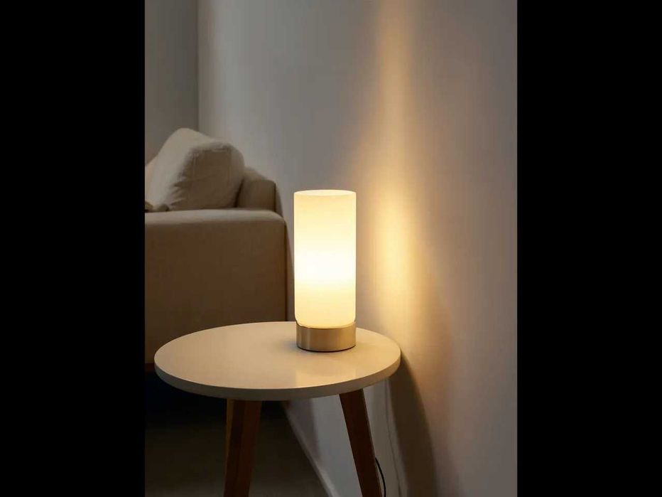 LED настолна лампа със сензорна функция