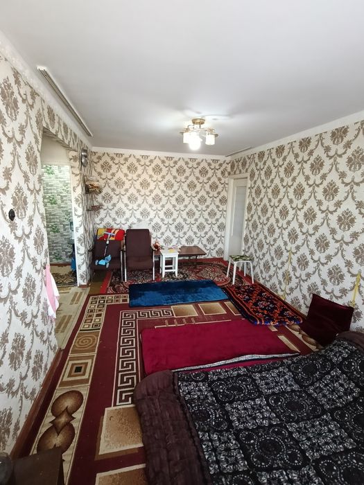 2 xonali kvartira sotiladi