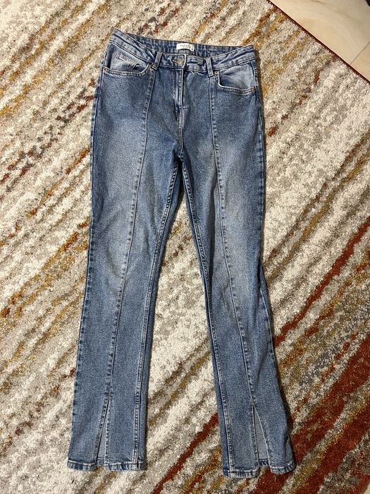 Blugi evazati dama marimea 40