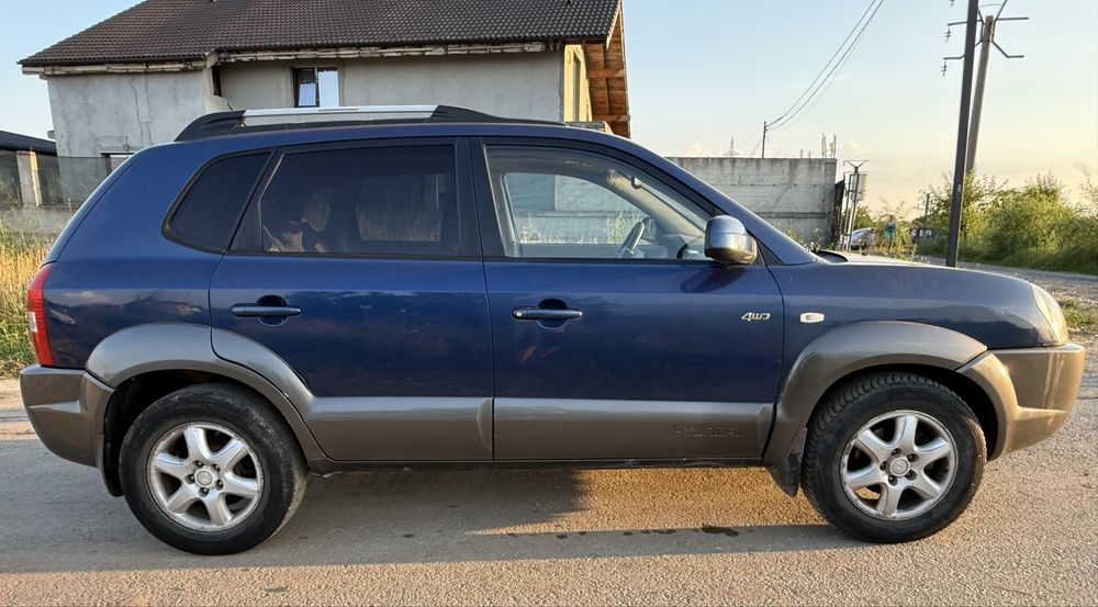 Hyundai Tucson 2.0 CRDi 4x4 | AUTOMATĂ |