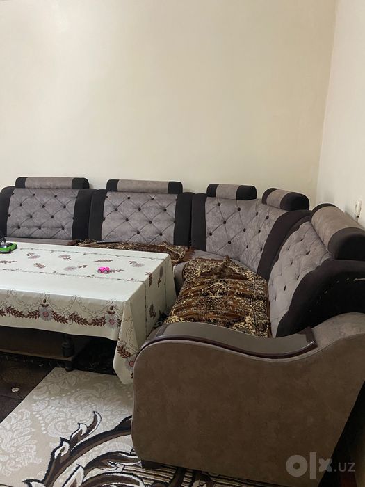 Divan stuli bilan