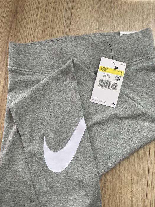 Нов Nike дамски клин S