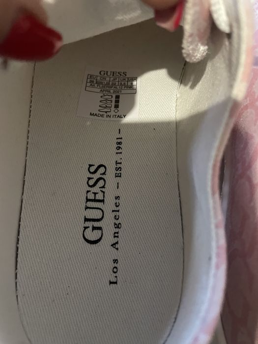 Дамски кецове Guess 37