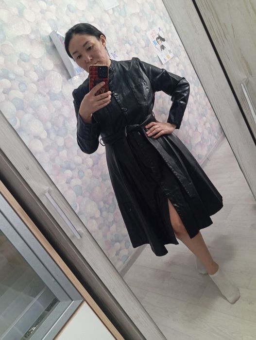 Продам эффектный кожаный сюртук