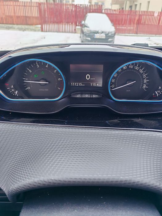 Peugeot 2008 motor 1.2 benzină