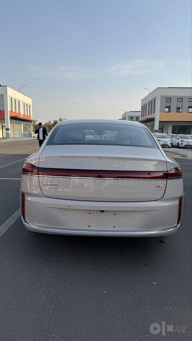 ROEWE M7 DMH 2026 GIBRID 2050km