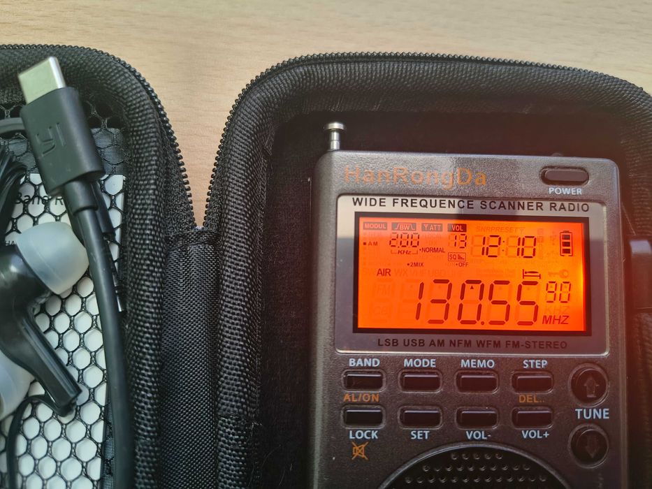HRD-747 Компактен пълнолентов цифров приемник - SSB, FM, LSB, AIR, CB, VHF, UHF