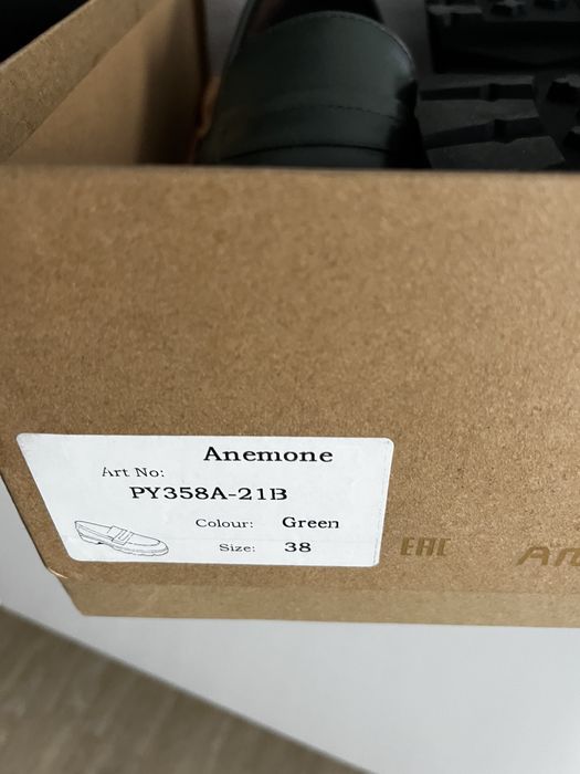 новые кожаные лоферы 38 размер