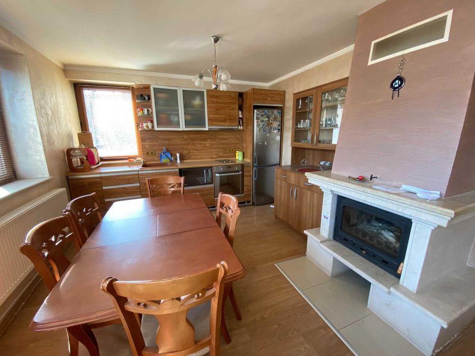 Продава се Четиристаен апартамент в Добрич, Център - 130 кв.м за 1001 €/кв.м - Снимка #14