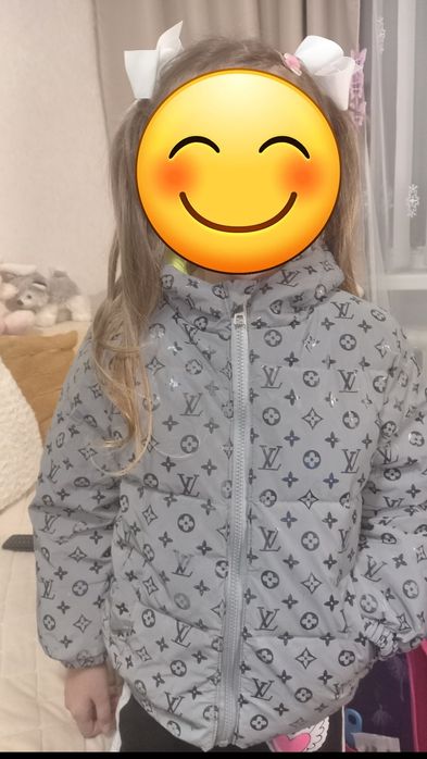 Продам куртку для девочки