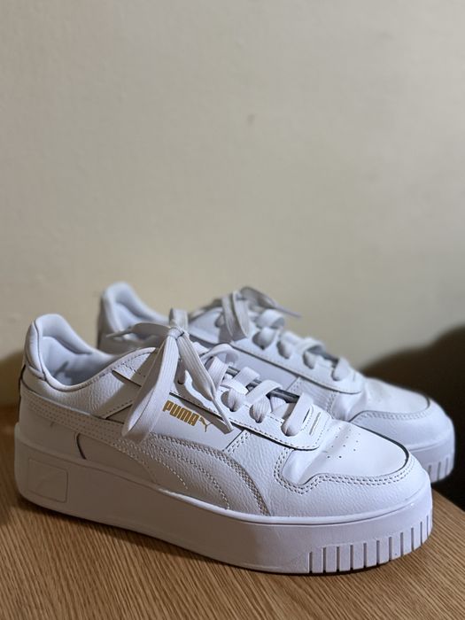 Sneakerși Puma Carina Street