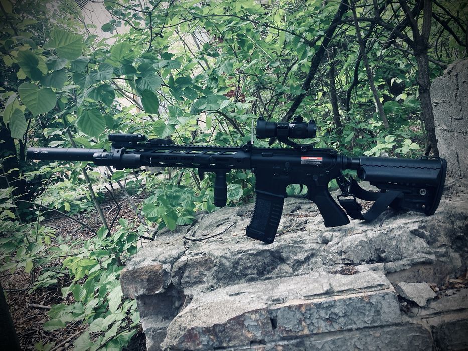Arma airsoft cu upgrade