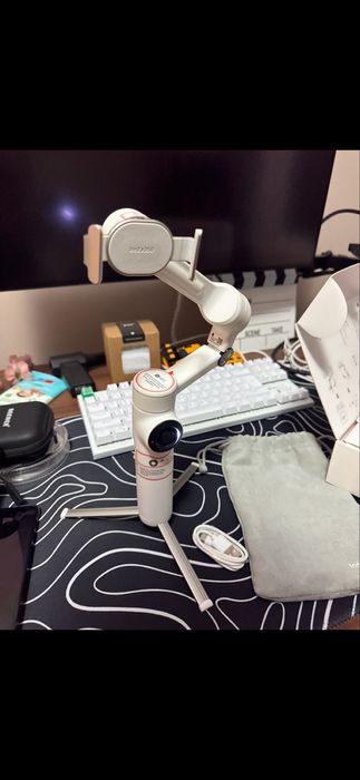 Insta360 flow 2 pro phone gimbal/гимбъл за телефон