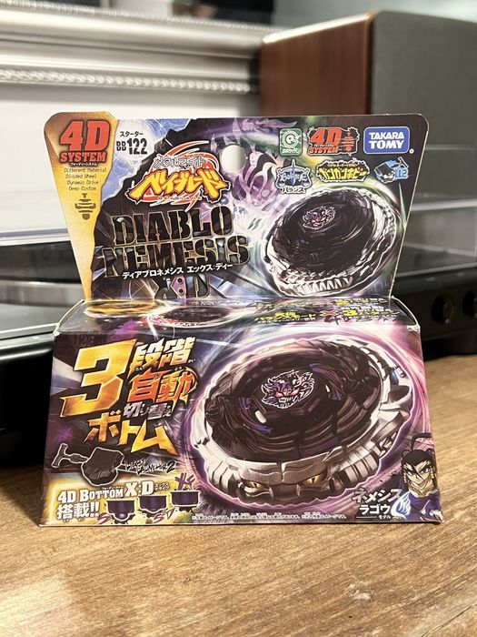 Beyblade Original cu lansator sigilat