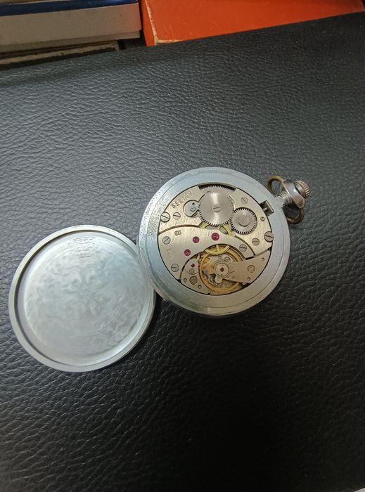 Красив Джобен Часовник МОЛНИЯ  Идеален за Декорация