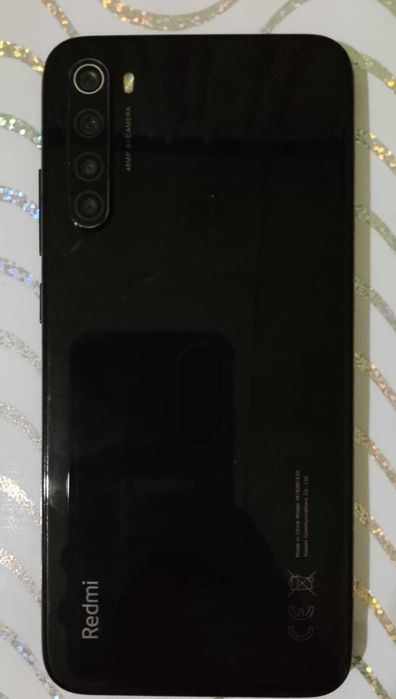 продам телефон Redmi Note 8