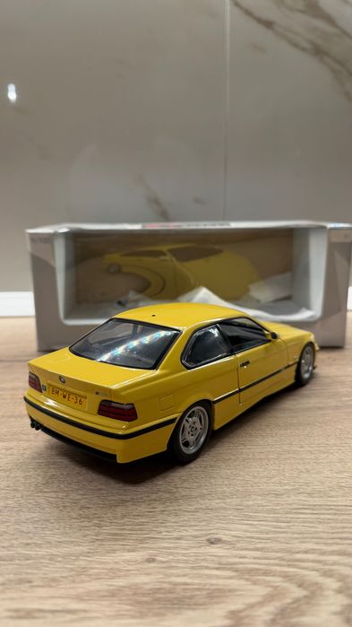 Macheta BMW M3 1:18