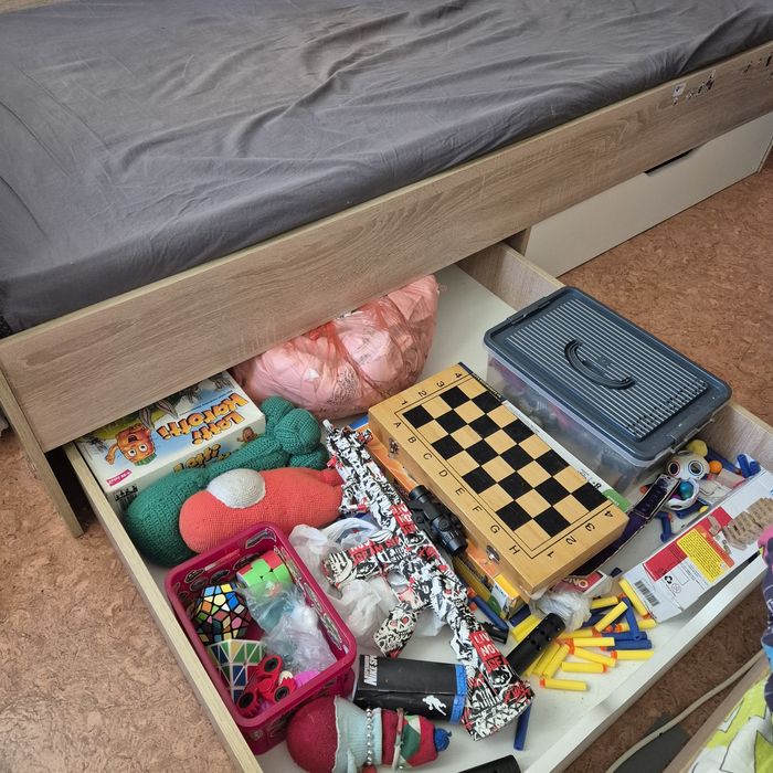 Односпальная кровать