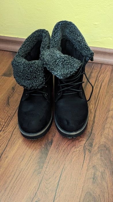 Ghete piele intoarsa 38