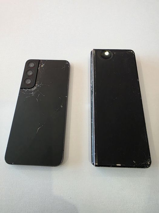 Samsung S22 и Samsung Z fold  3