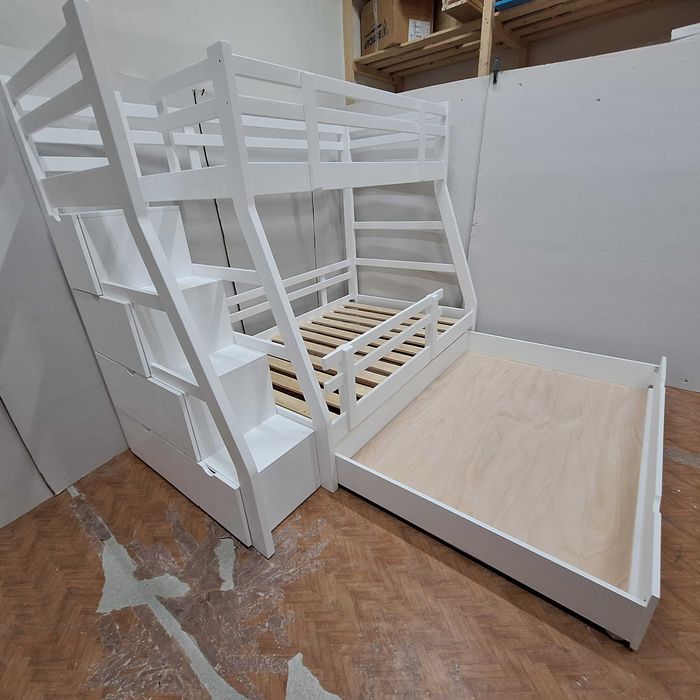TRANSPORT GRATUIT.Pat etajat-supraetajat din lemn masiv.Cod 3504.